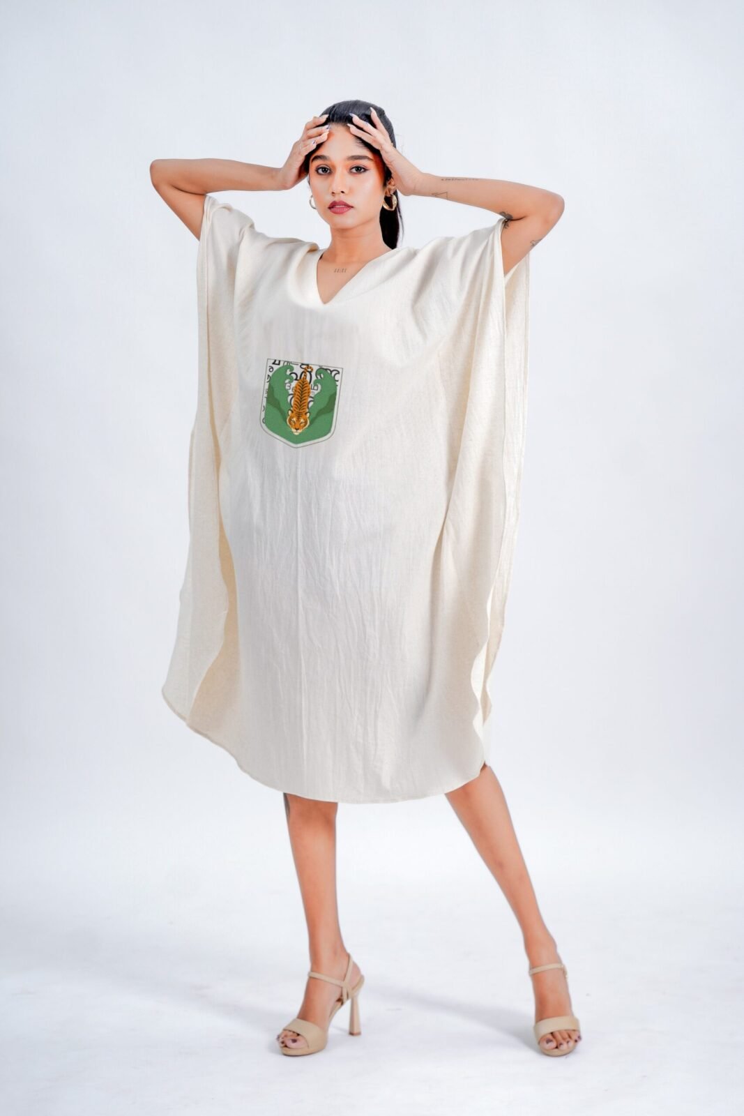 LINEN COTTON KAFTAN WITH TIGER MOTIF